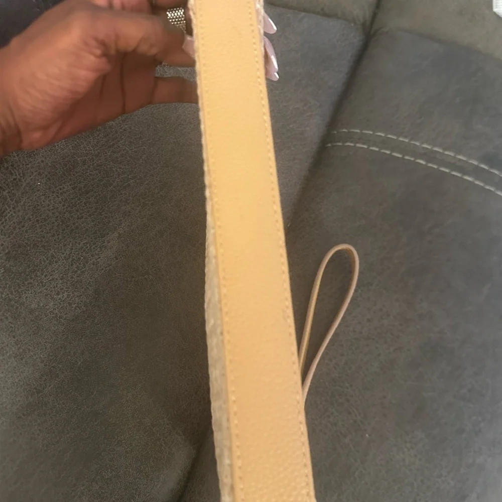 Nanette Lepore Woven Tan and Cream Wristlet  11x7.5x2” - Picture 4 of 5